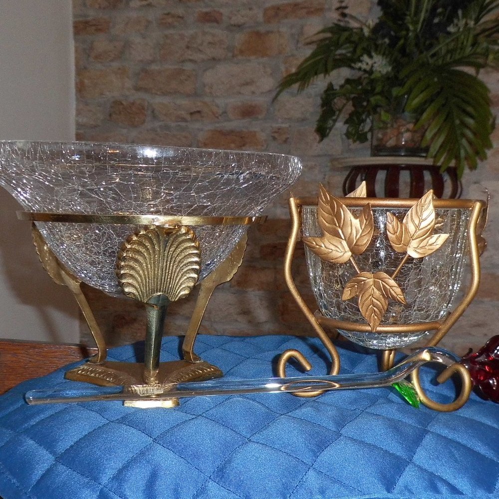Gold leaf stands with Crackle Glass Bowls.